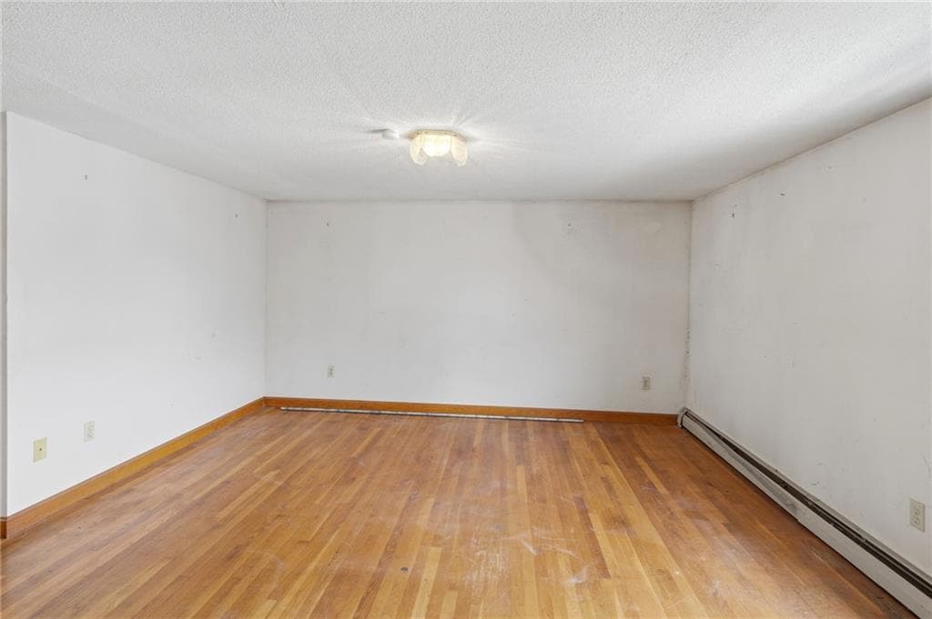 Multi Family at 400 406 Thames Street, Bristol, photo 24 of 50