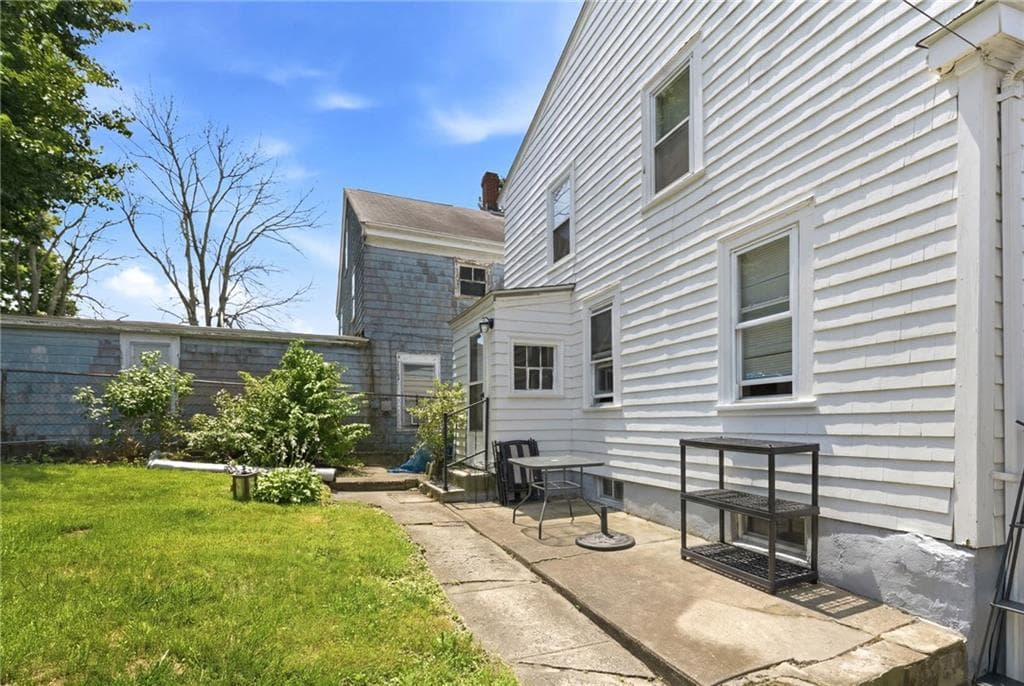 Multi Family at 400 406 Thames Street, Bristol, photo 37 of 50