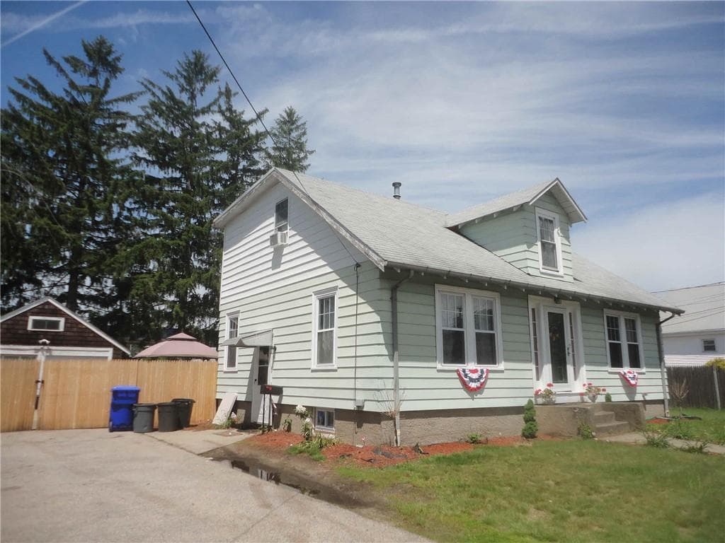 15 Benjamin Street