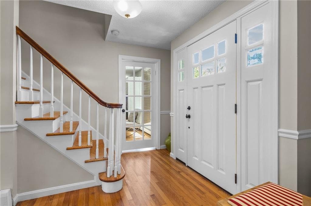 11 Stonegate Road photo 17