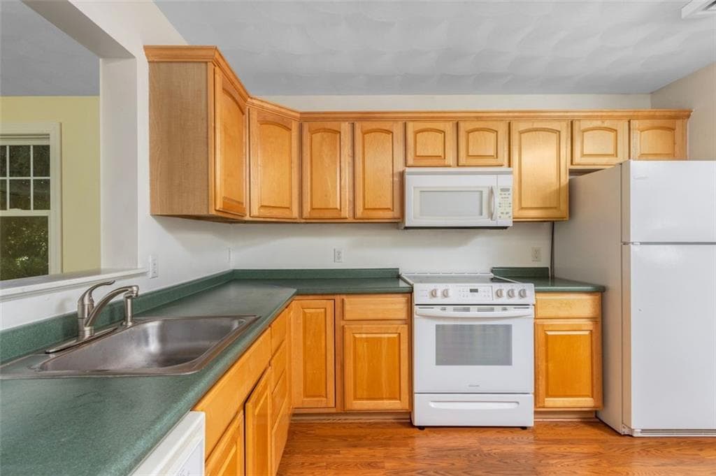Condominium at 1 Bristol Woods Drive UNIT B1, Bristol, photo 8 of 31
