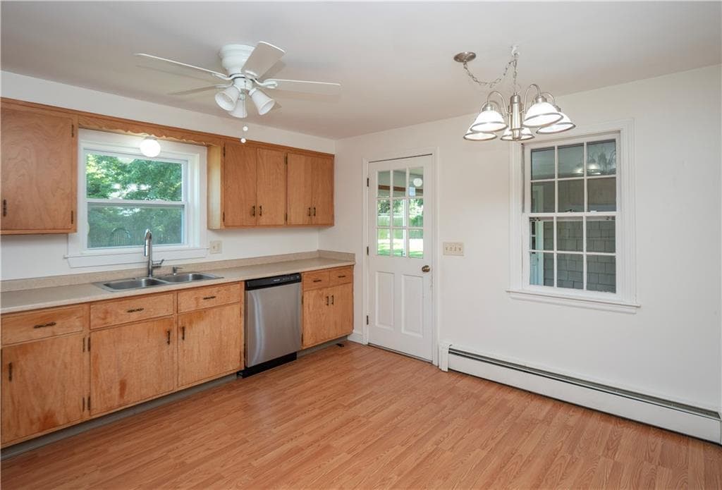 Single Family Residence at 94 Ferreira Terrace, Portsmouth, photo 17 of 50