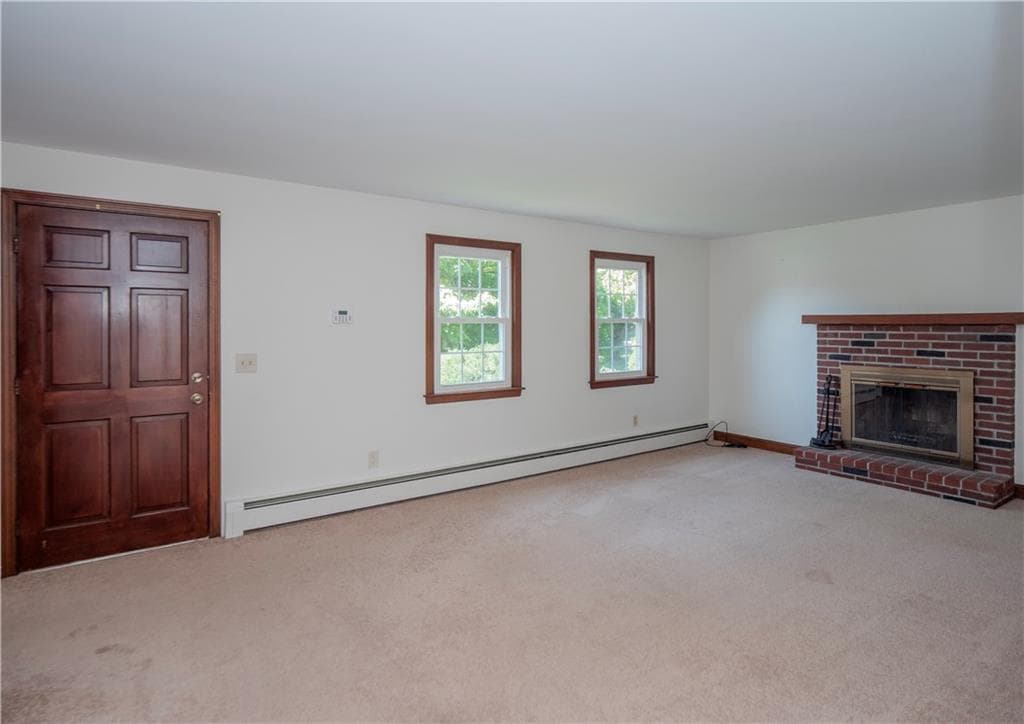 Single Family Residence at 94 Ferreira Terrace, Portsmouth, photo 9 of 50