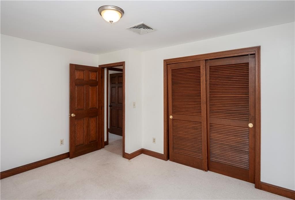 Single Family Residence at 94 Ferreira Terrace, Portsmouth, photo 34 of 50