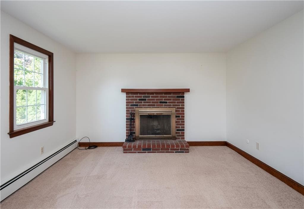 Single Family Residence at 94 Ferreira Terrace, Portsmouth, photo 10 of 50