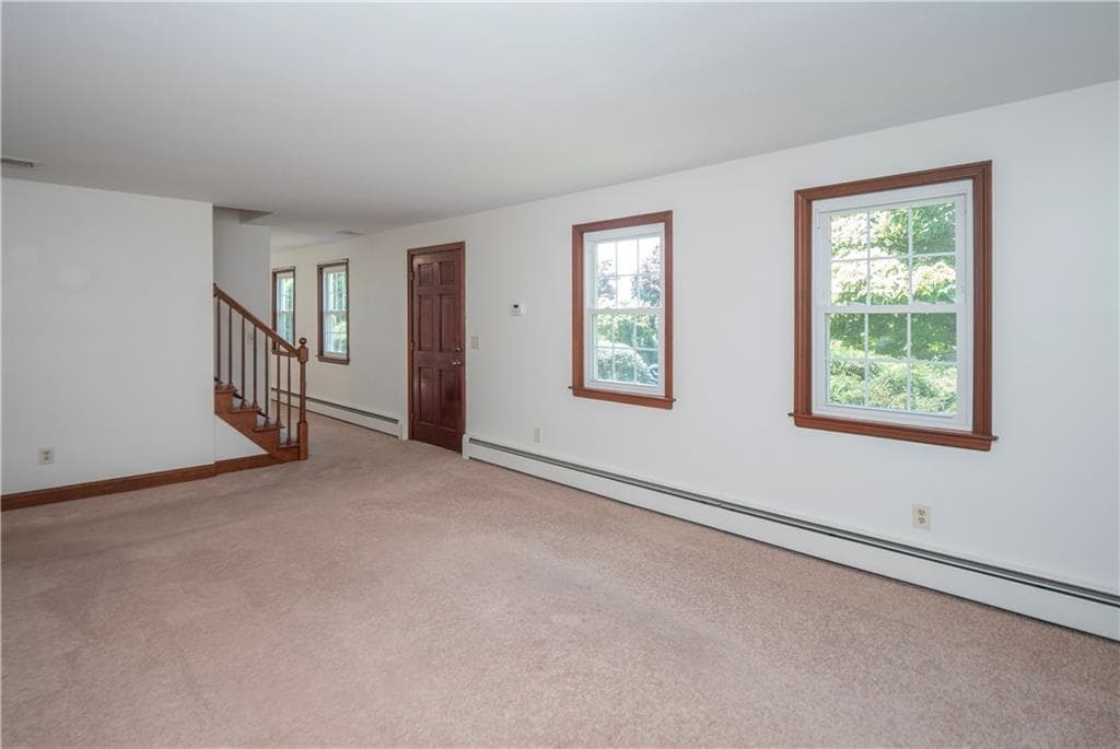 Single Family Residence at 94 Ferreira Terrace, Portsmouth, photo 11 of 50