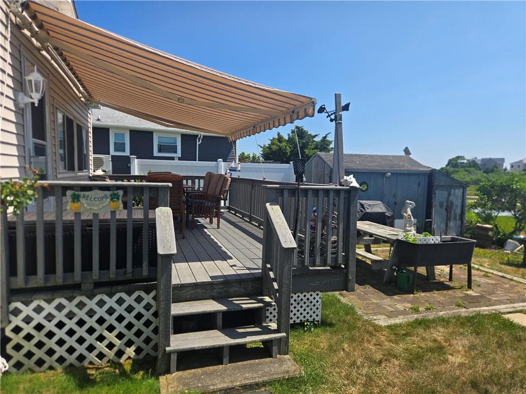 725 H Succotash Road photo 19