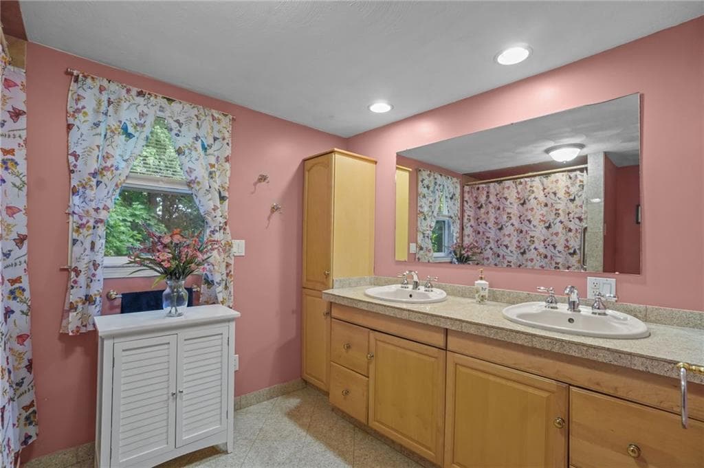 1304 New London Avenue photo 19