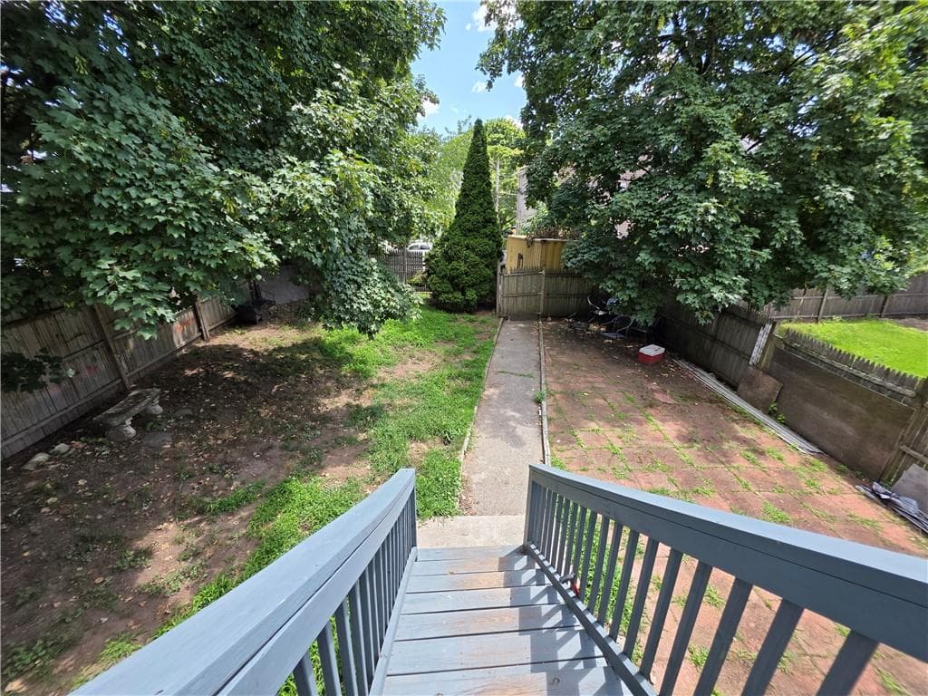 422 East Avenue photo 10