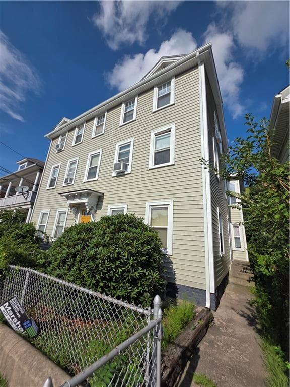 422 East Avenue photo 31