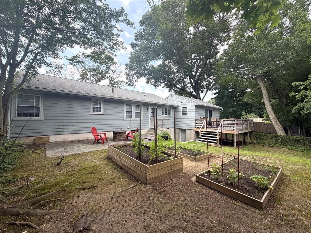 Single Family Residence at 15 Sarah Teft Drive, Warwick, photo 12 of 13