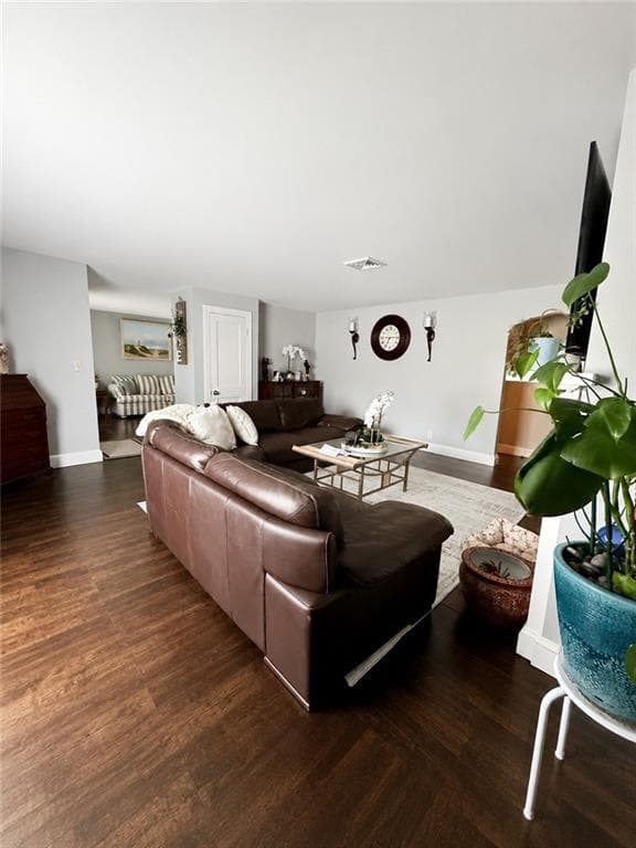 Single Family Residence at 15 Sarah Teft Drive, Warwick, photo 5 of 13