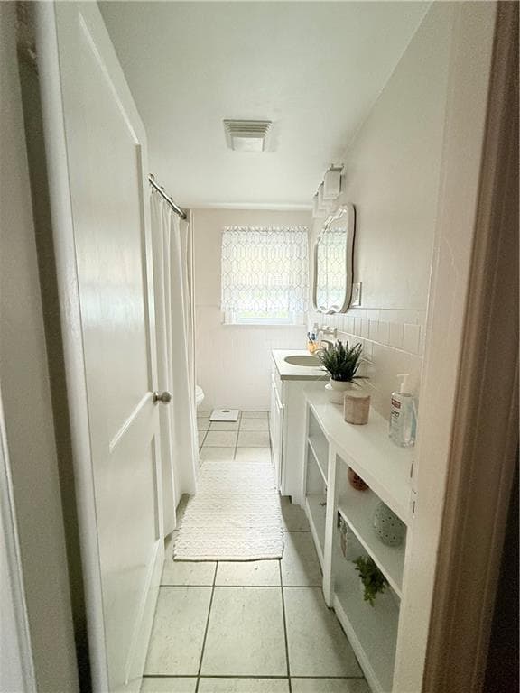Single Family Residence at 15 Sarah Teft Drive, Warwick, photo 10 of 13