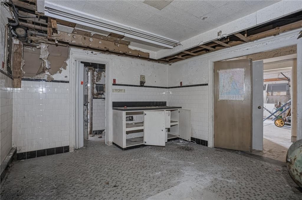 76 Providence Street photo 14