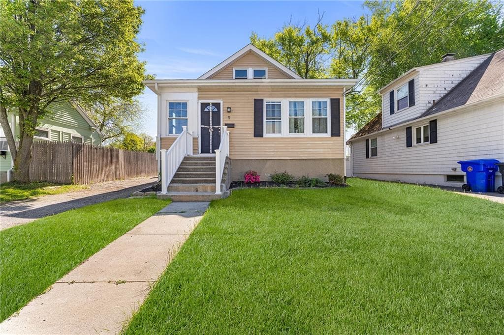 Single Family Residence at 9 Lookout Avenue, North Providence, photo 2 of 21