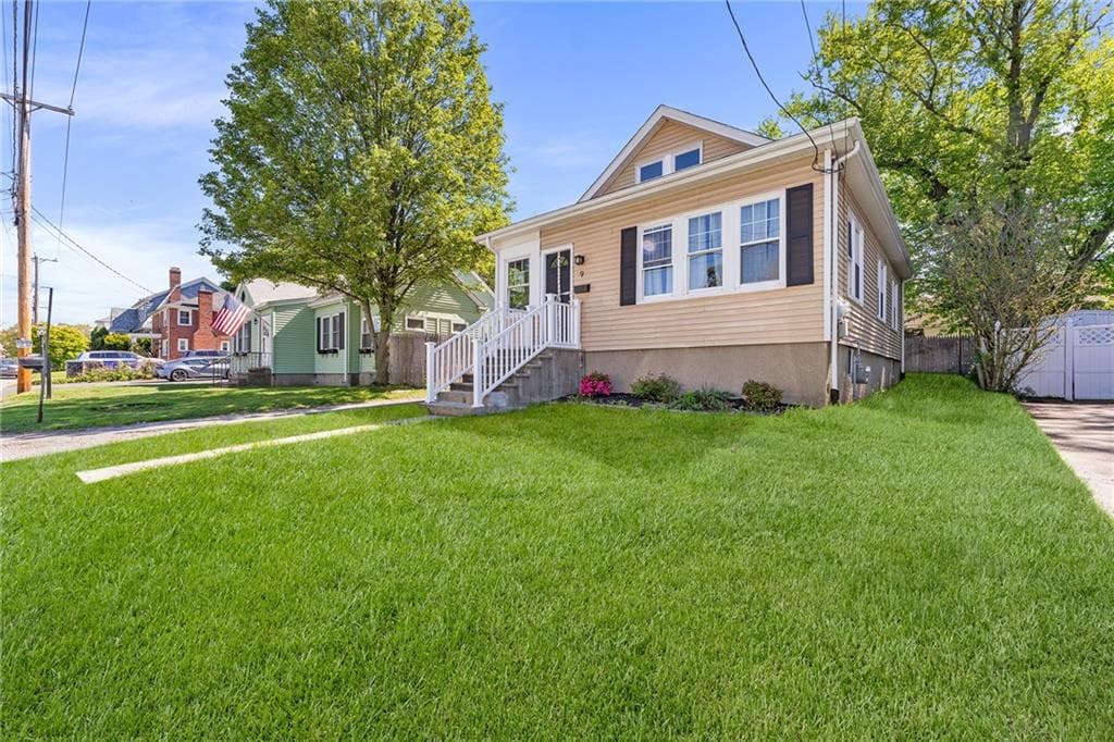 Single Family Residence at 9 Lookout Avenue, North Providence, photo 20 of 21