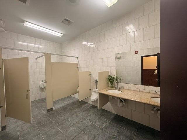 Commercial at 1172 Main Street, Richmond, photo 8 of 10