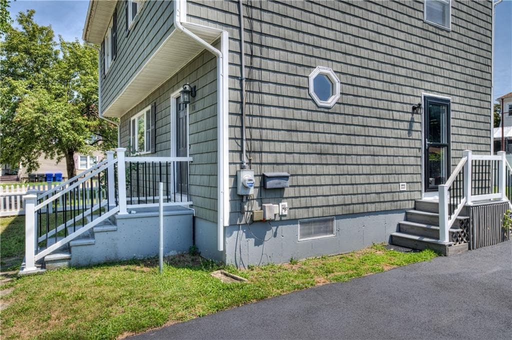 16 Arlington Avenue photo 4