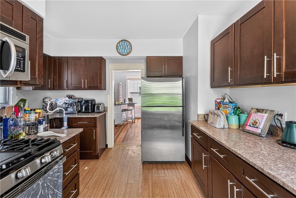 167 Narragansett Street photo 10
