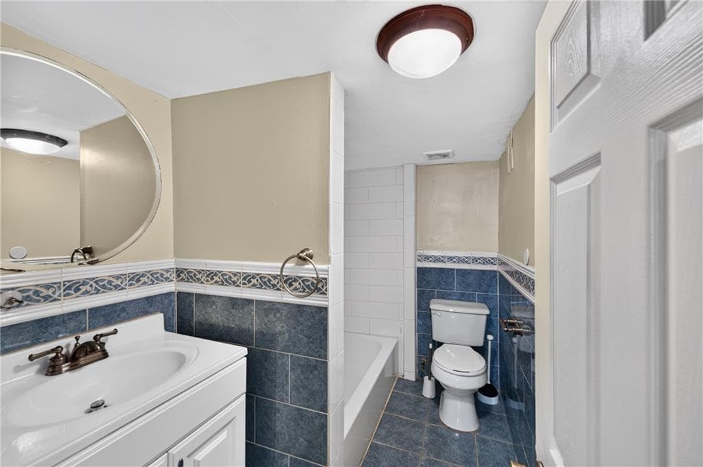 167 Narragansett Street photo 15