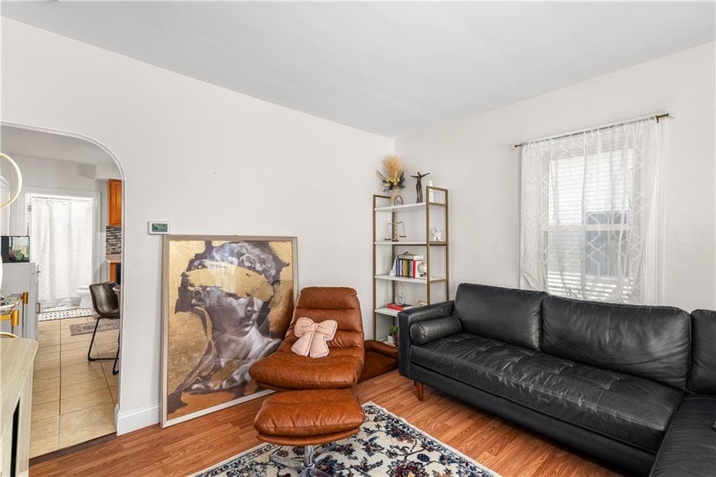 62 Mary Avenue photo 5
