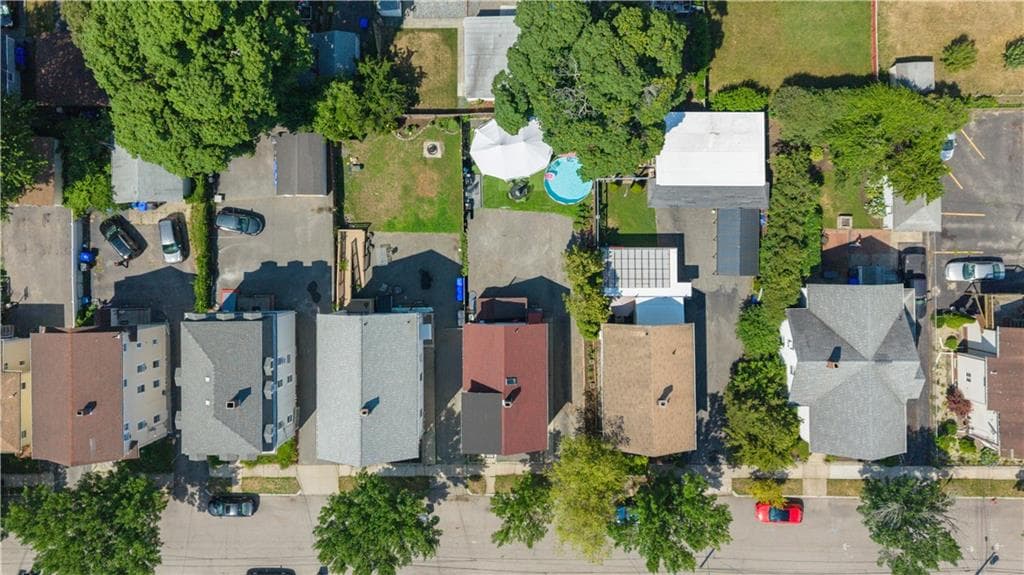 62 Mary Avenue photo 39