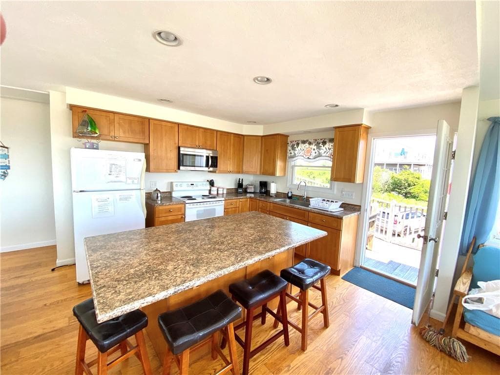 811 Charlestown Beach Road photo 9