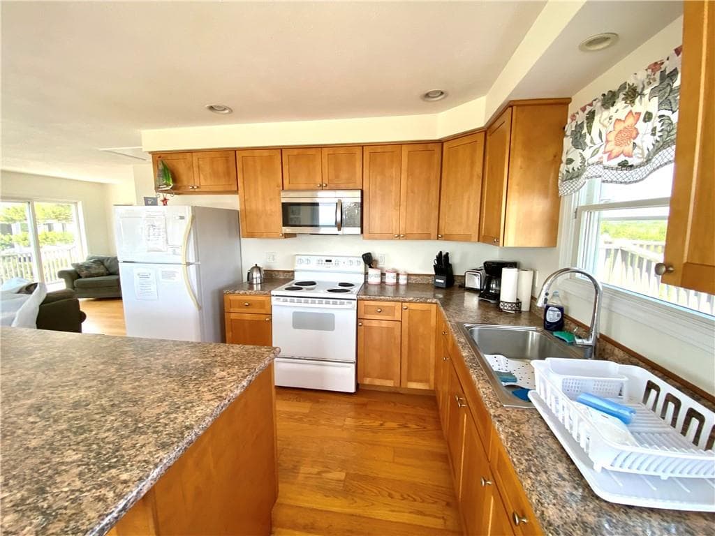 811 Charlestown Beach Road photo 10