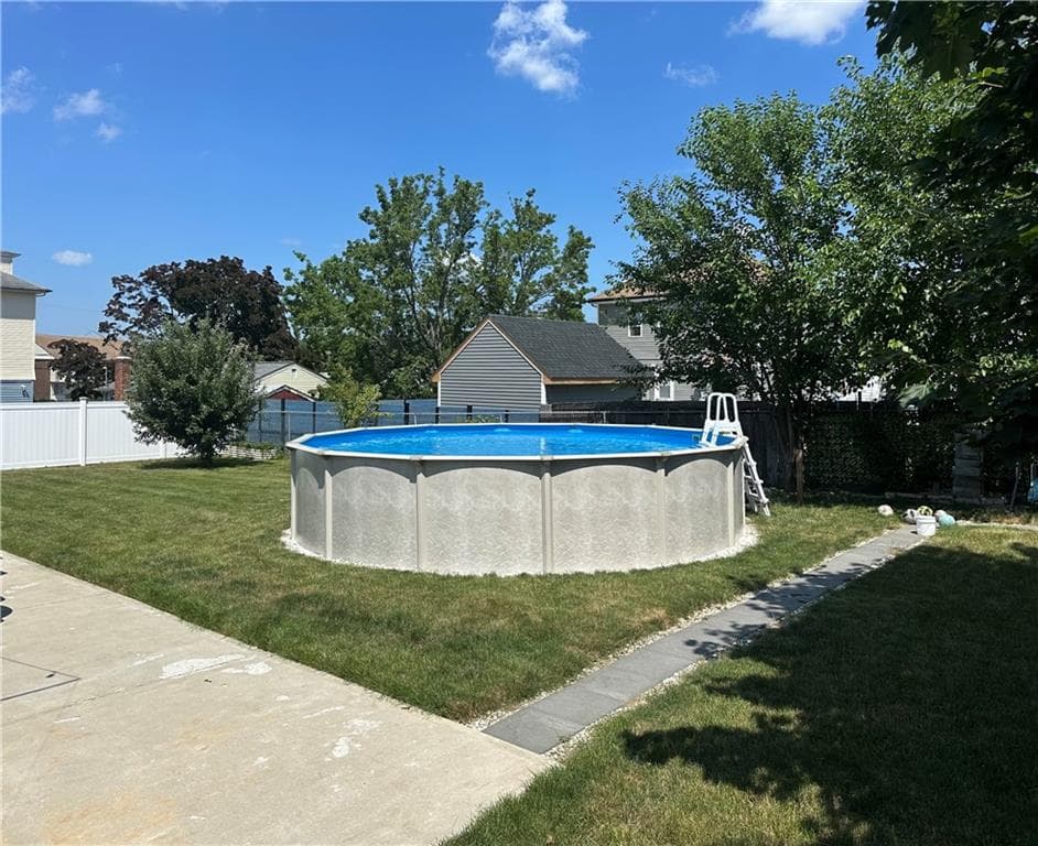 99 Lookout Avenue photo 5
