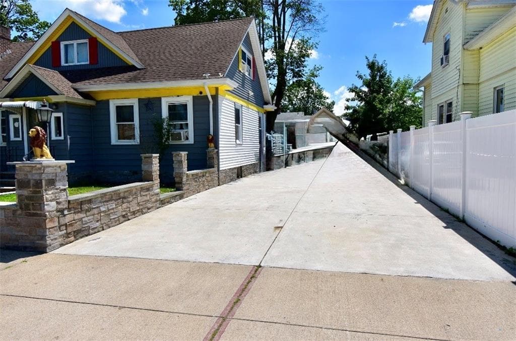 Single Family Residence at 262 West Forest Avenue, Pawtucket, photo 3 of 20