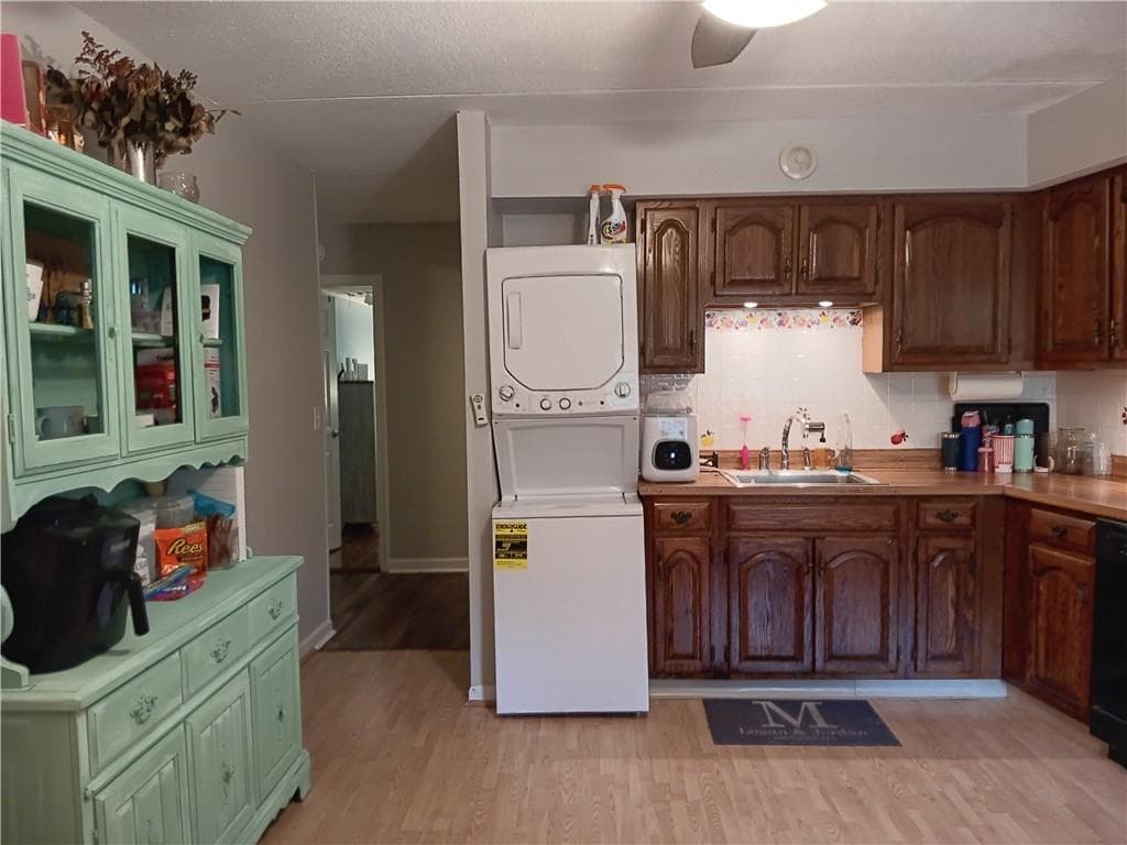 650 East Greenwich Avenue UNIT 3-305 photo 6