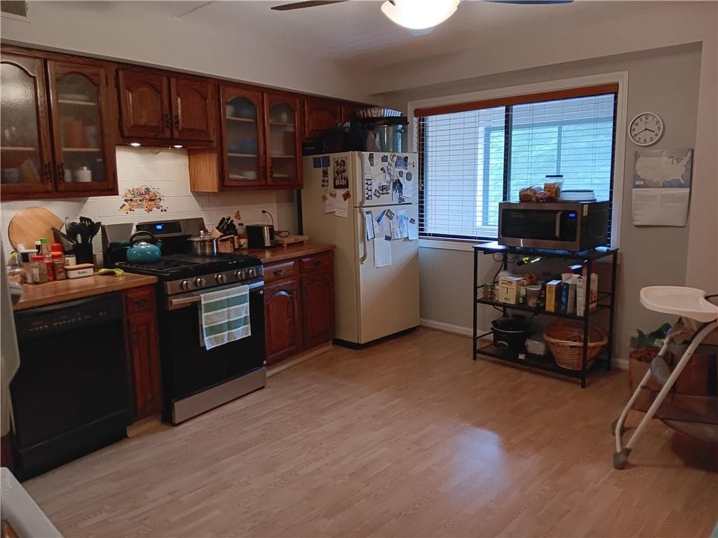 650 East Greenwich Avenue UNIT 3-305 photo 8