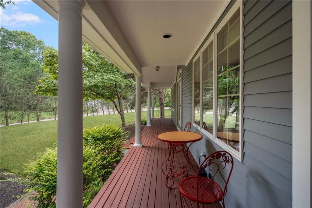 165 Lynn Circle photo 3