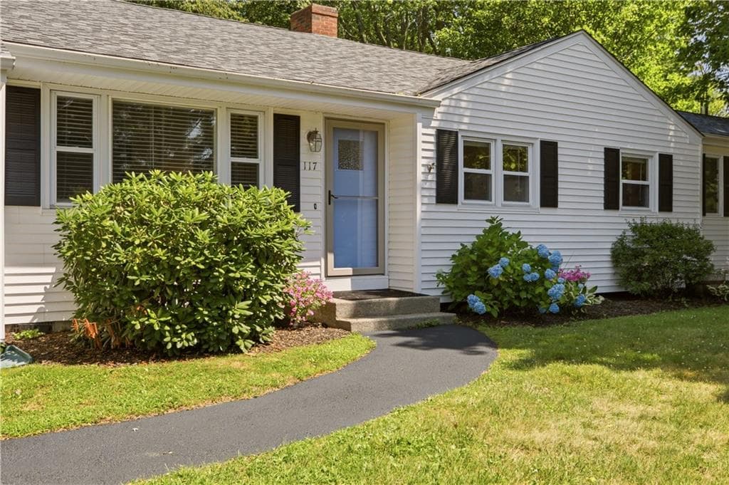 117 Canonchet Drive photo 2