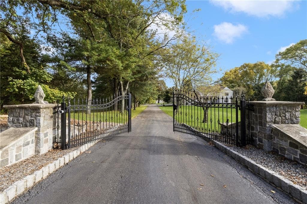 365 367 West Wrentham Road