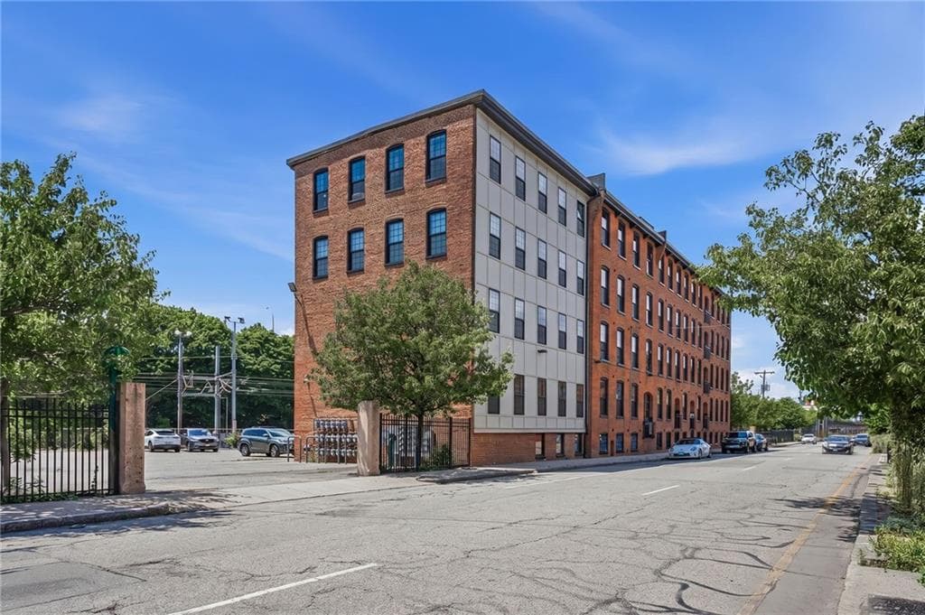 Condominium at 50 Ashburton Street UNIT 1, Providence, photo 35 of 38
