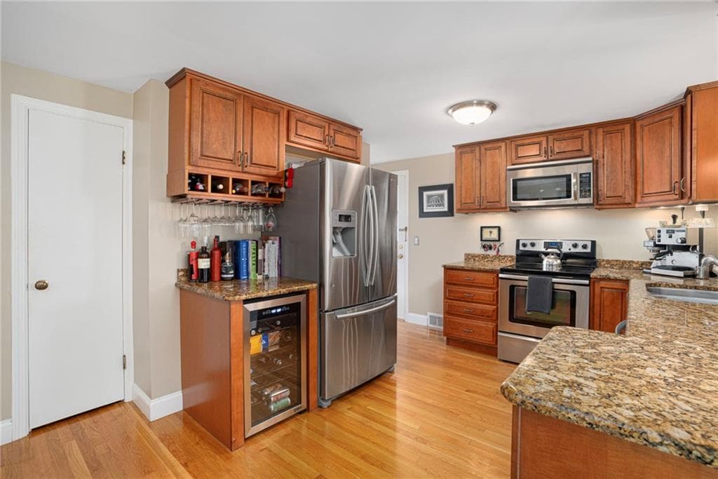 165 Garden City Drive photo 13