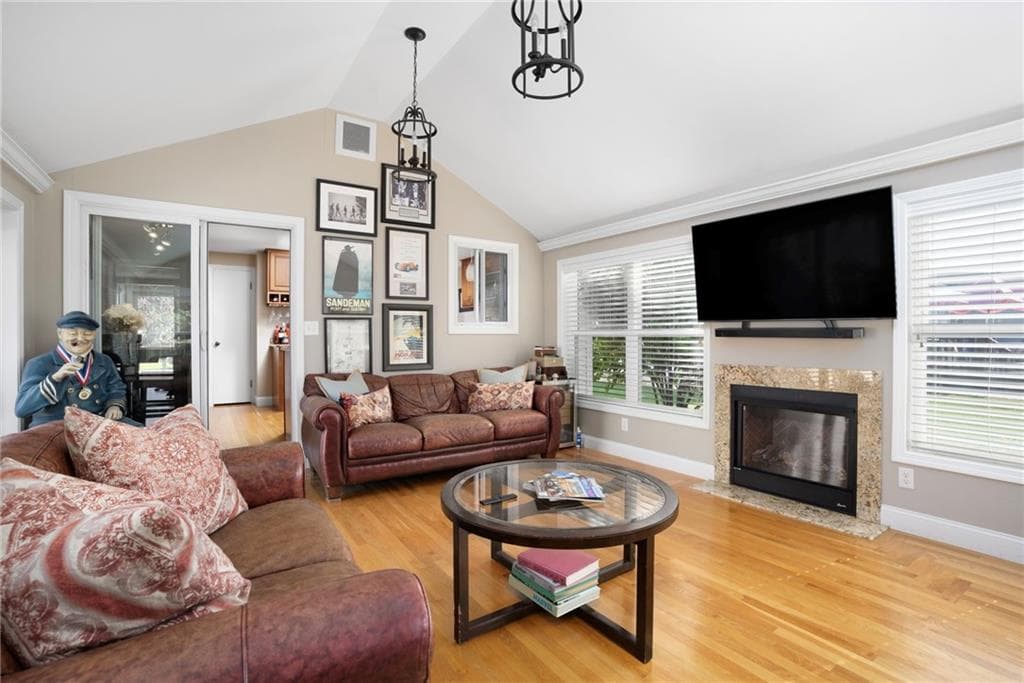 165 Garden City Drive photo 26