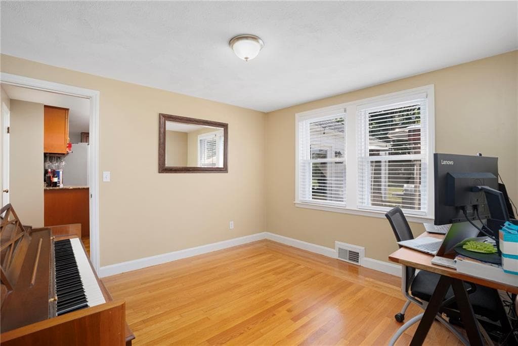 165 Garden City Drive photo 22