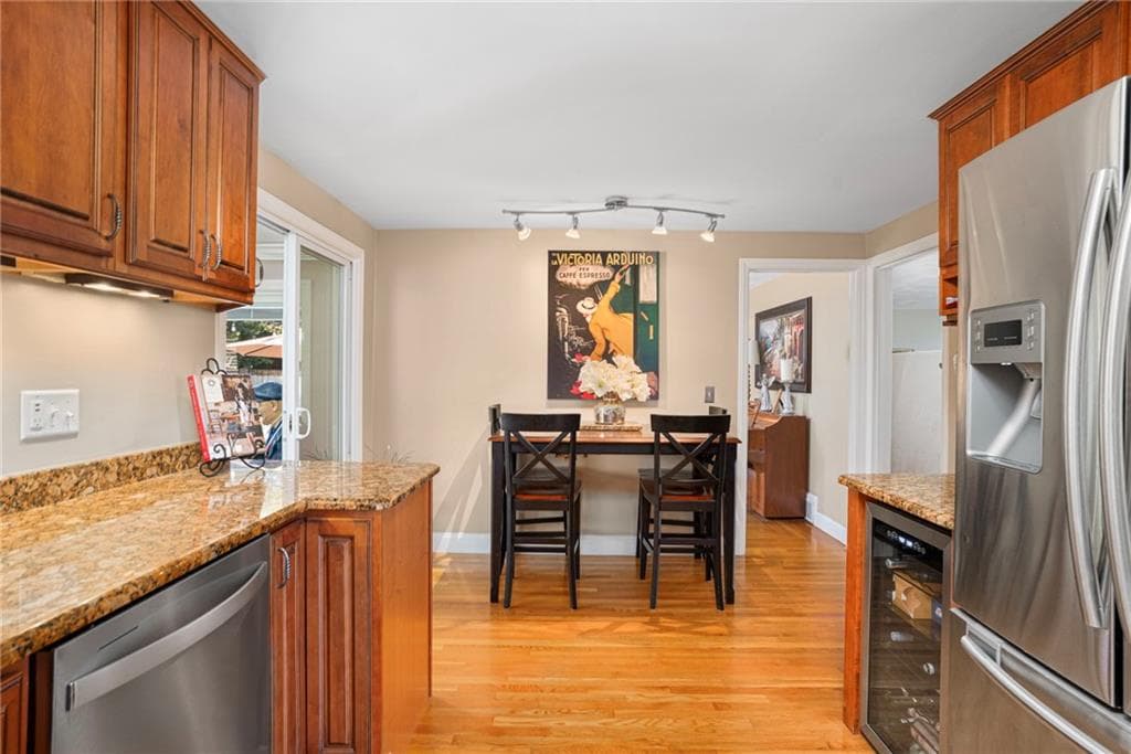 165 Garden City Drive photo 15