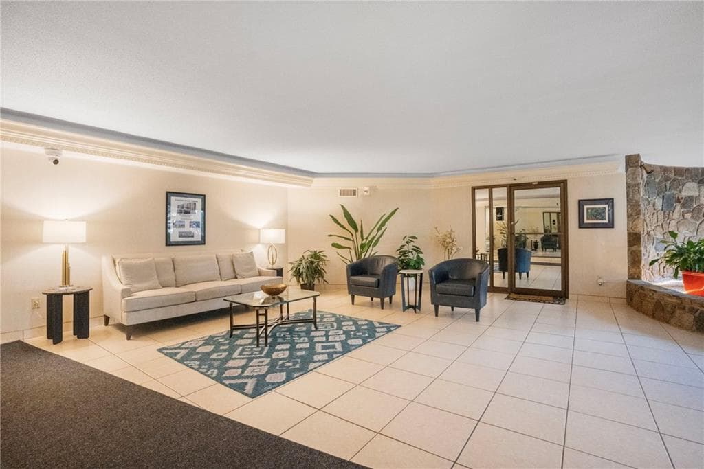 200 Hoffman Avenue UNIT 402 photo 6
