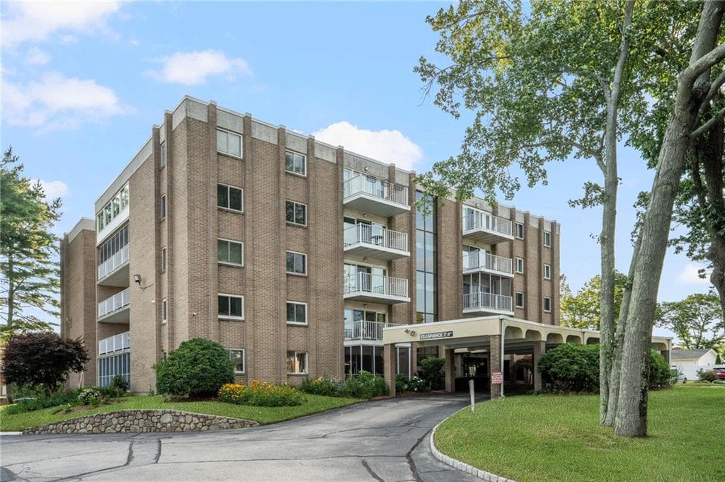 200 Hoffman Avenue UNIT 402 photo 4