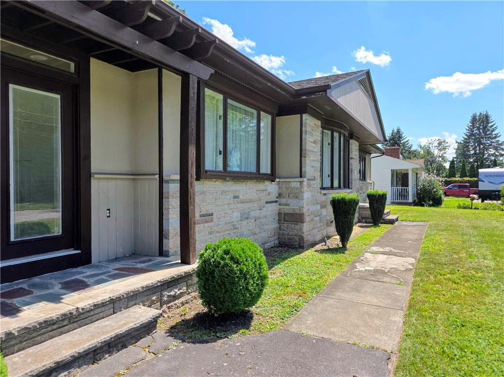 218 Oaklawn Avenue photo 2