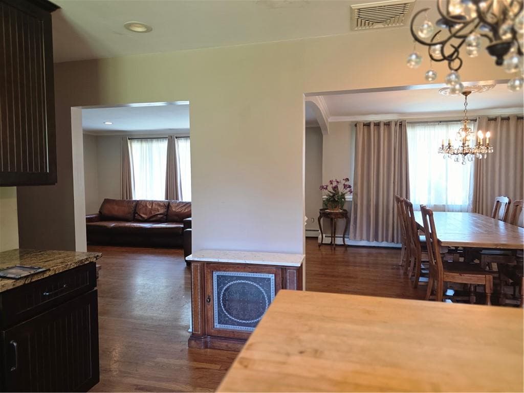 218 Oaklawn Avenue photo 11