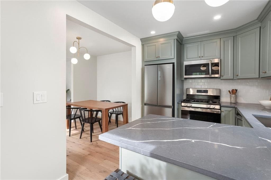 54 56 Grand View Street photo 16