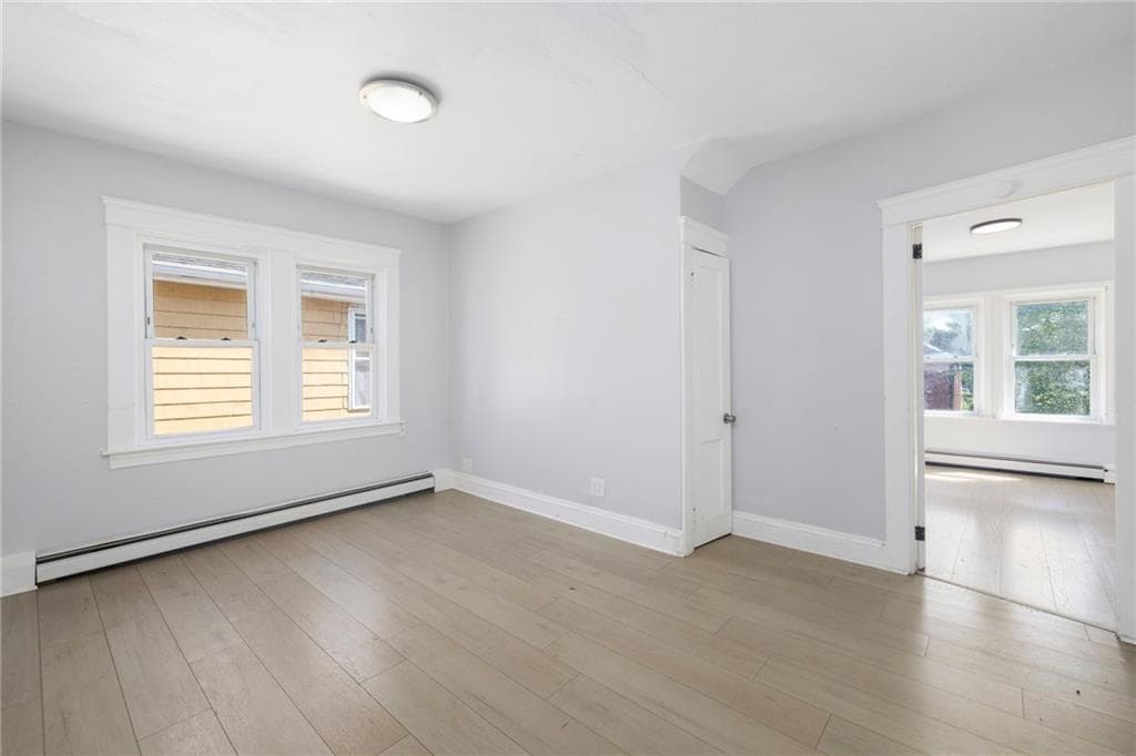 559 Branch Avenue photo 40