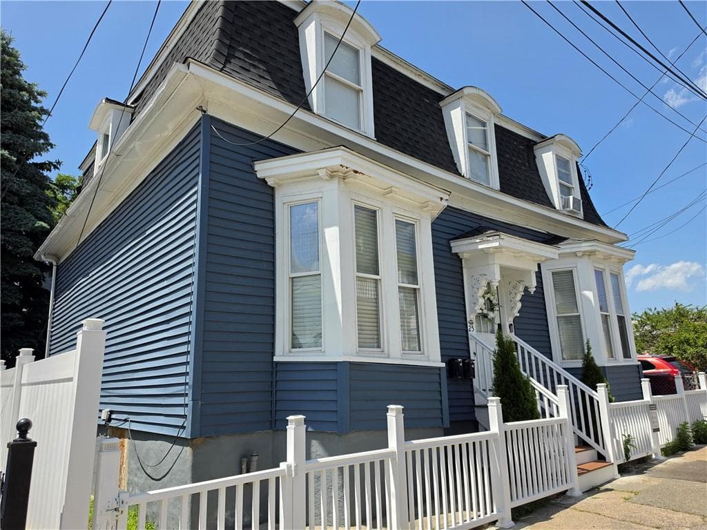 25 Seabury Street