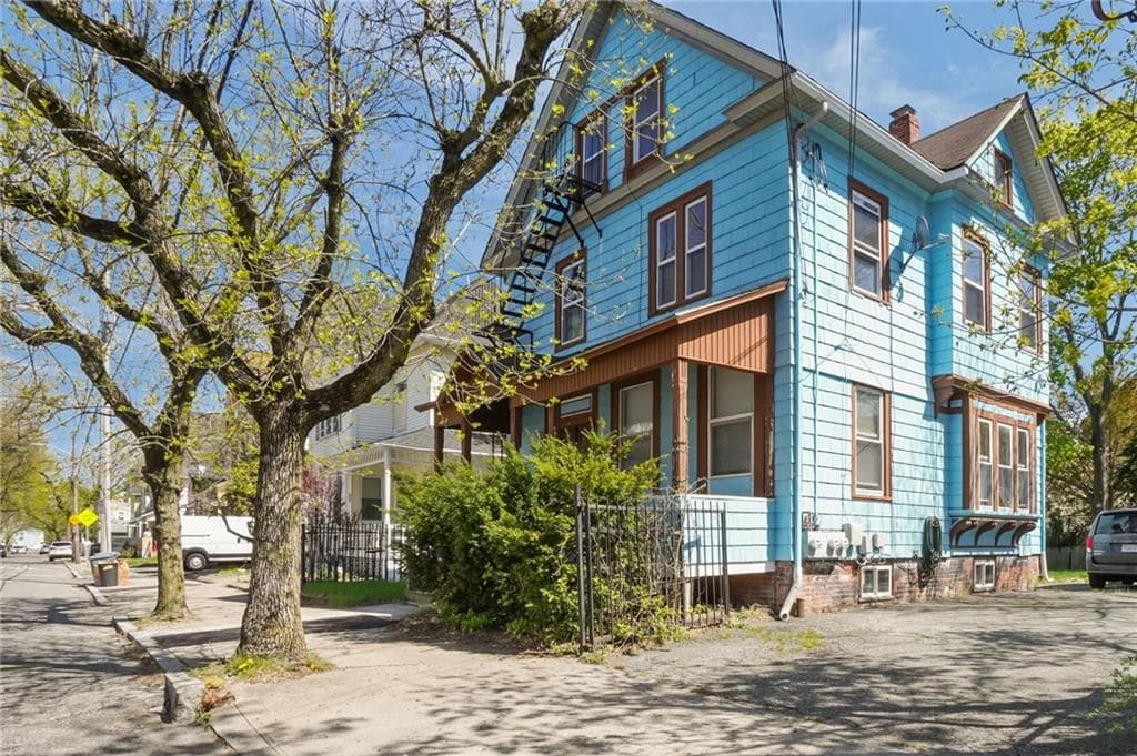 Multi Family at 98 Andem St. Street, Providence, photo 3 of 50