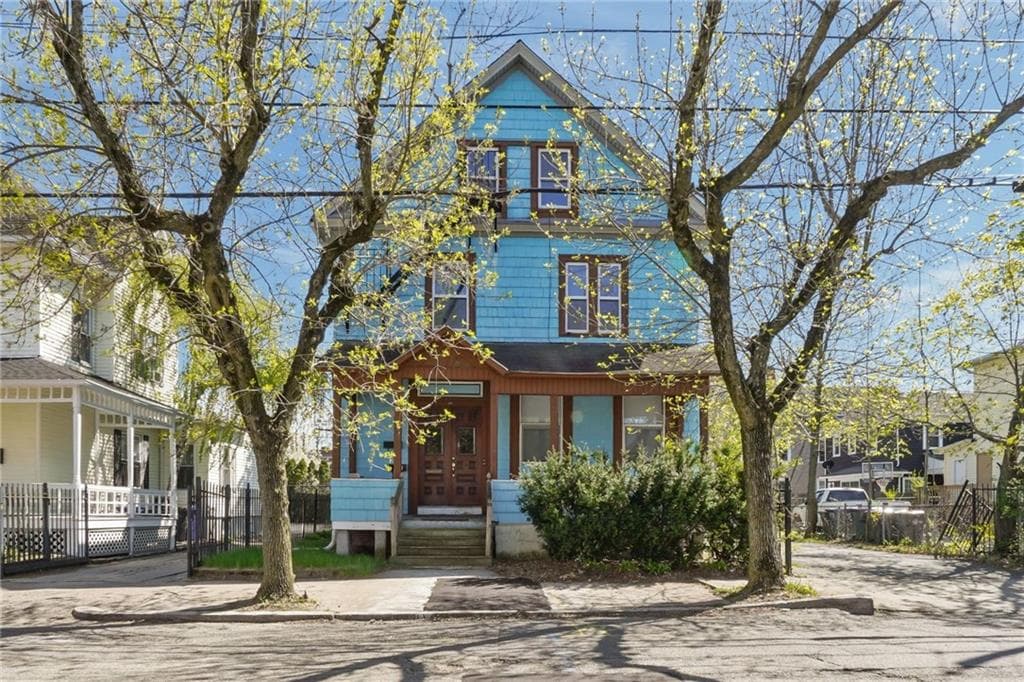 98 Andem St. Street
