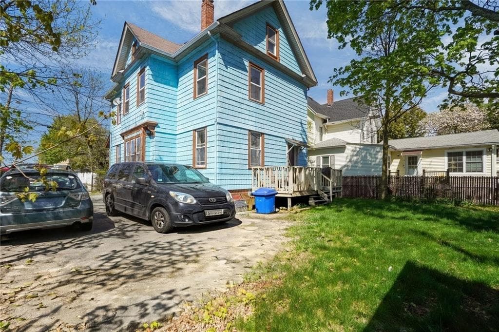Multi Family at 98 Andem St. Street, Providence, photo 4 of 50